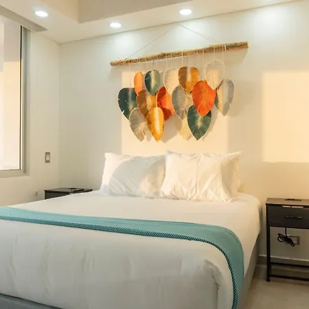 Oceanfront + Sunset Views Cb1403
